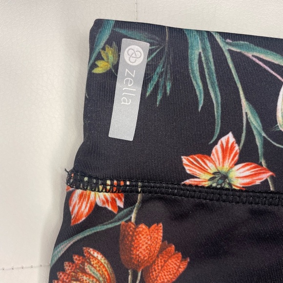 Zella Girl black floral legging small (7/8) - Picture 5 of 7